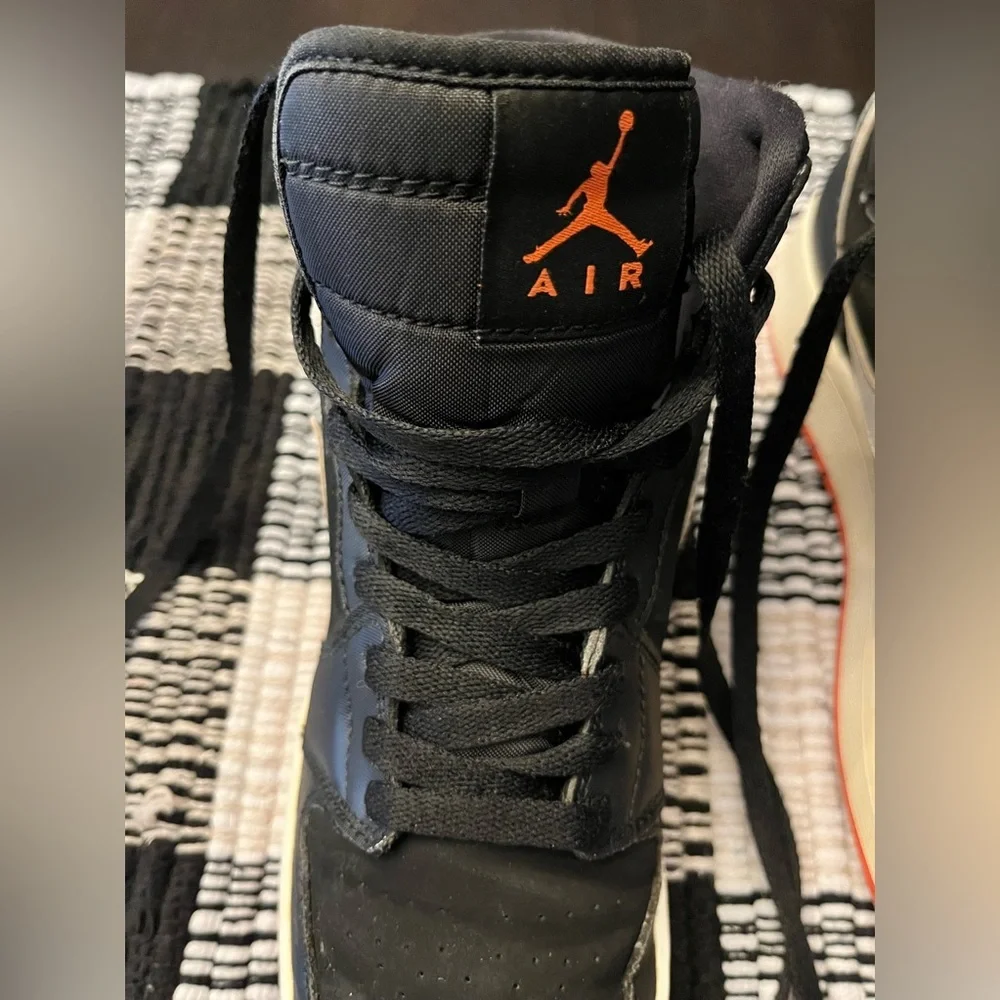 Nike Air Jordan 1 Retro High Black Hot Lava